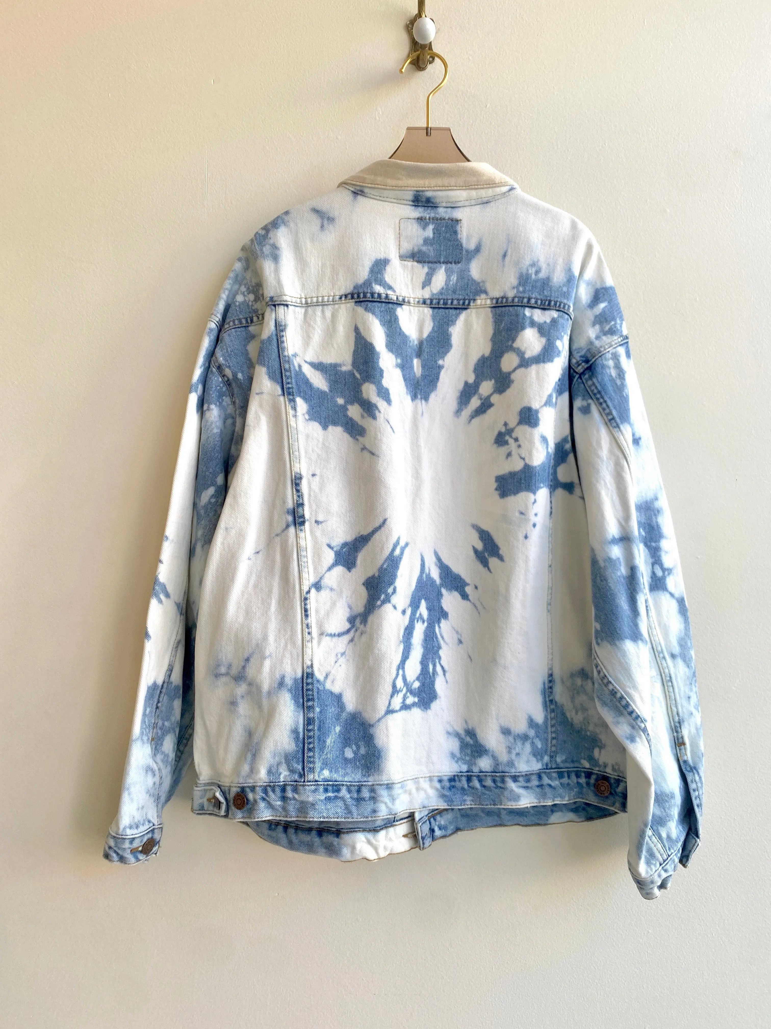 Blue Acid Wash Denim Jacket w/ Cream Imitation Leather Collar