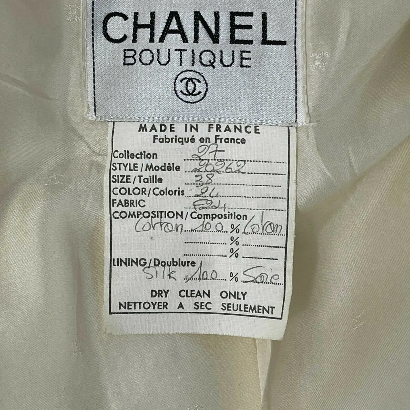 CHANEL- Vintage White CC Suit Jacket and Skirt Set - Size 38 - US 6 - 80s 90s