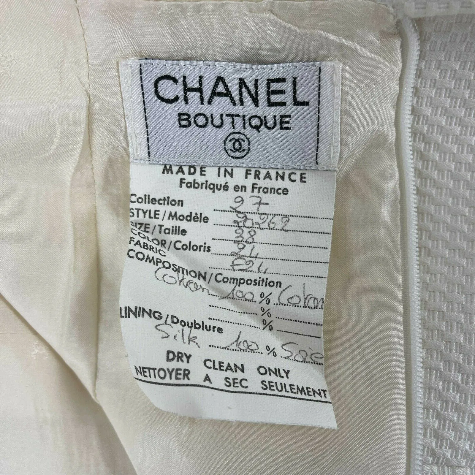 CHANEL- Vintage White CC Suit Jacket and Skirt Set - Size 38 - US 6 - 80s 90s