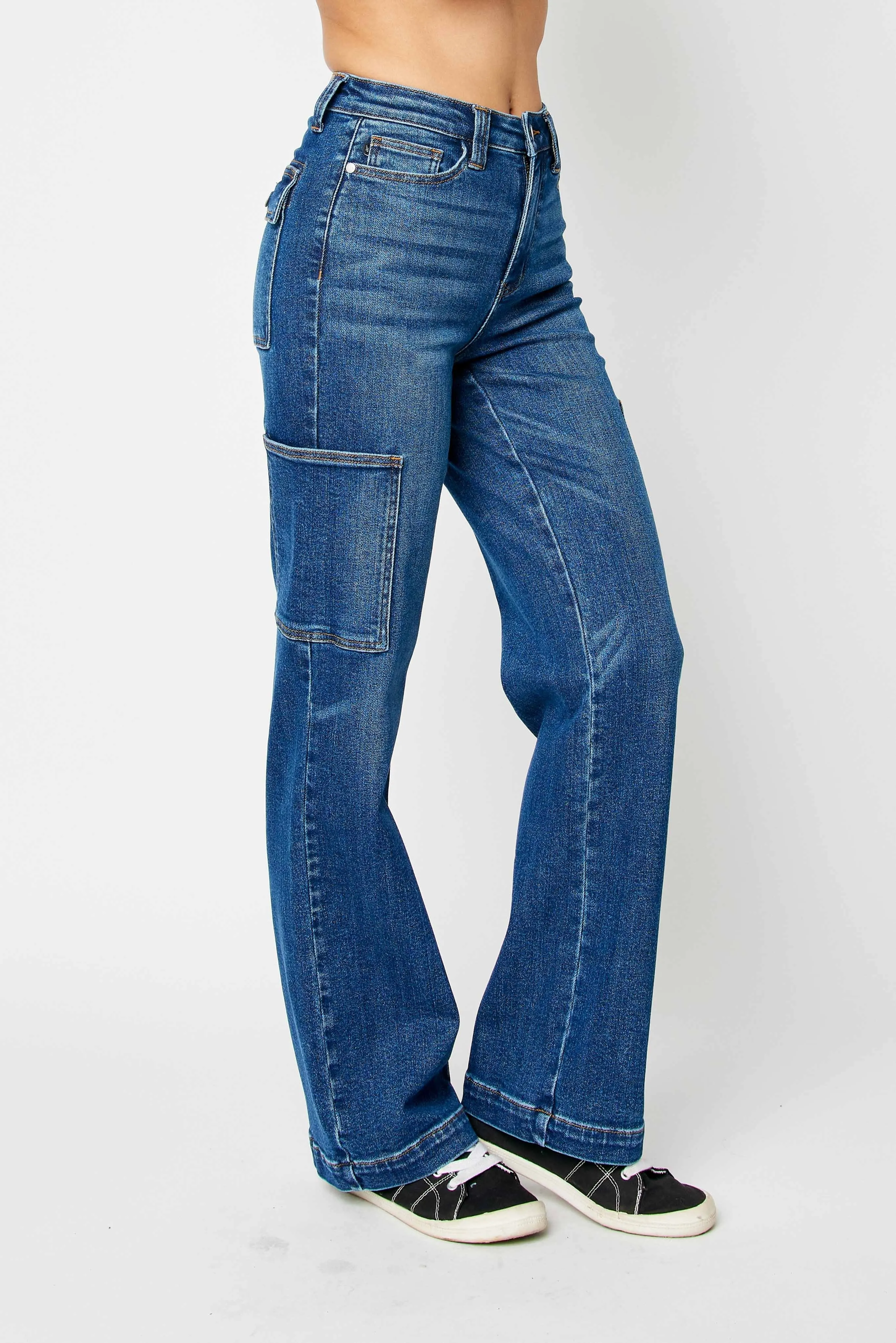 Judy Blue Cargo Jeans in Dark Wash Denim - Non Distressed Denim