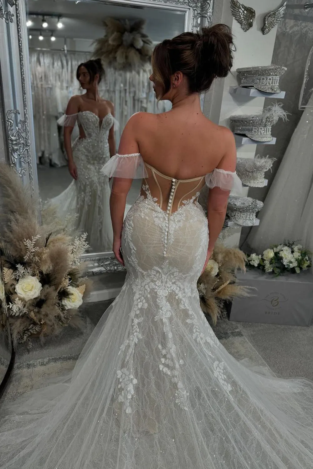 Romantic Mermaid Off the Shoulder Lace Tulle Wedding Dresses with Appliques