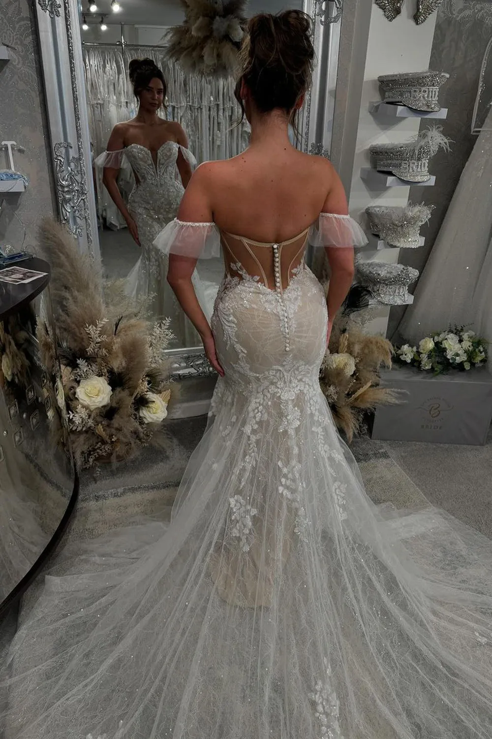 Romantic Mermaid Off the Shoulder Lace Tulle Wedding Dresses with Appliques