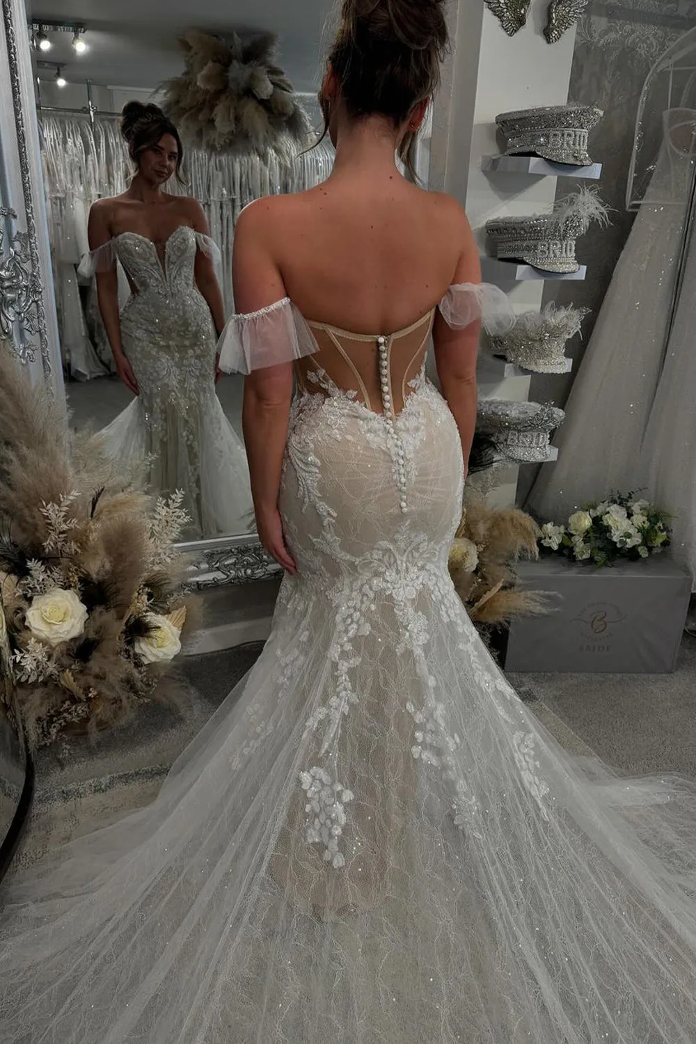 Romantic Mermaid Off the Shoulder Lace Tulle Wedding Dresses with Appliques